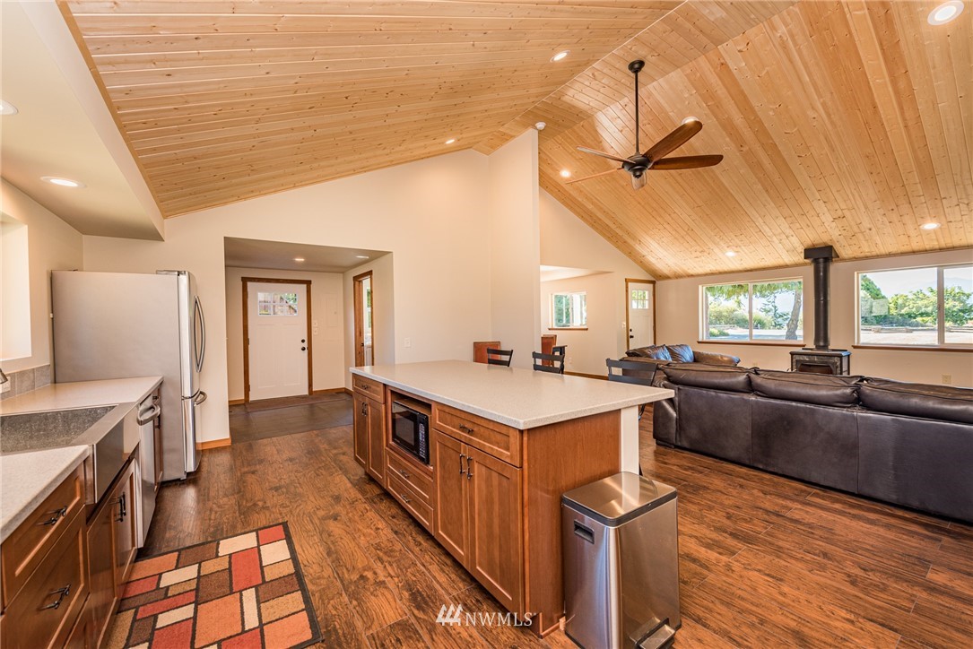 1971 Lotzgesell Road Sequim, WA 98382 - Photo 5 of 38 Gallery Image 5