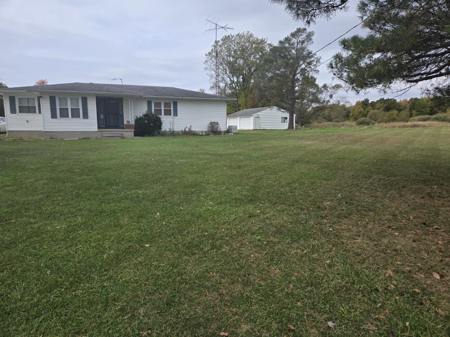 14134 North Holly Road Holly, MI 48442 - Photo 1 of 23