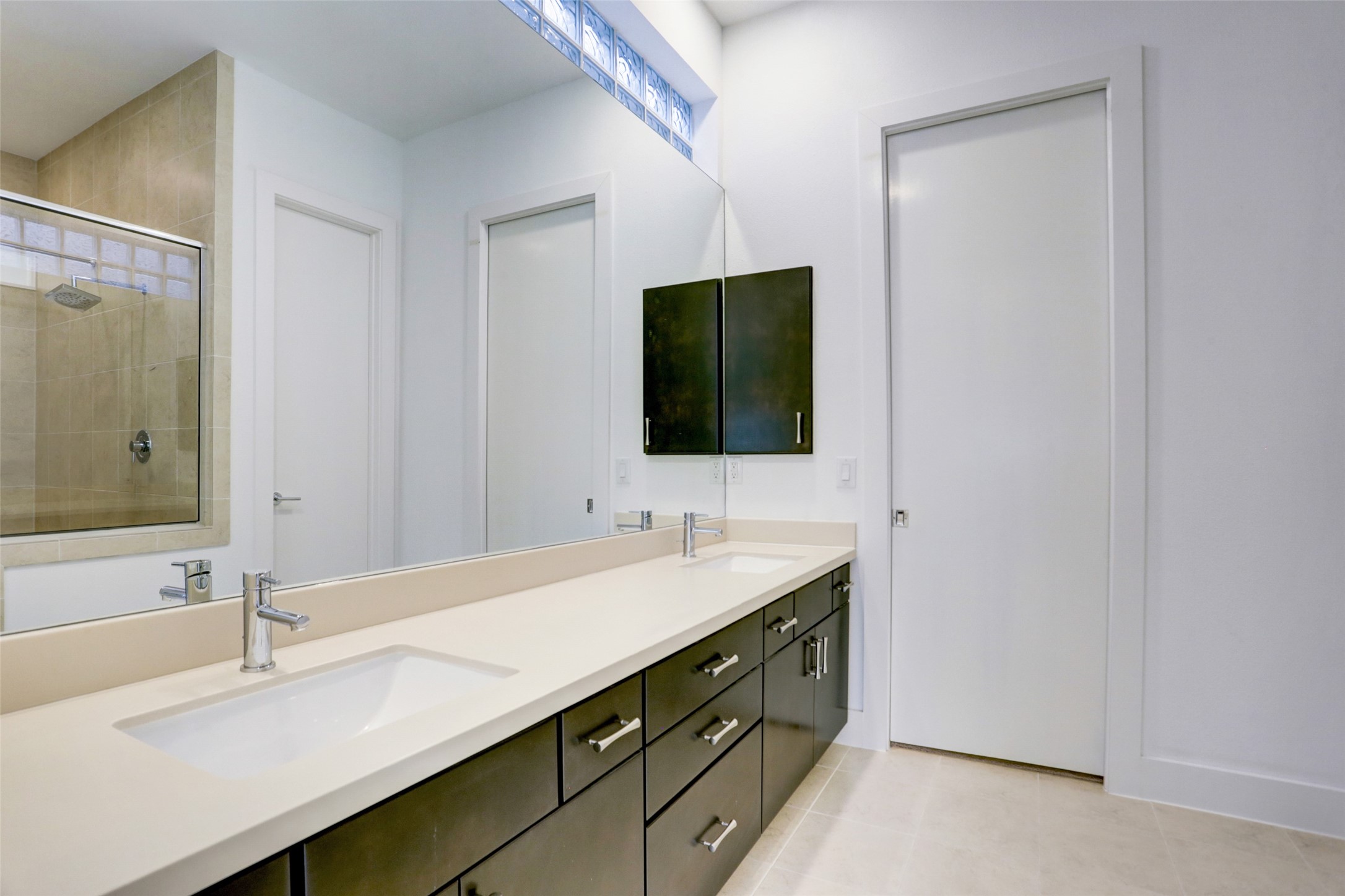 2344 Commerce Street Houston, TX 77003 - Photo 14 of 18 Primary Bathroom Vanity