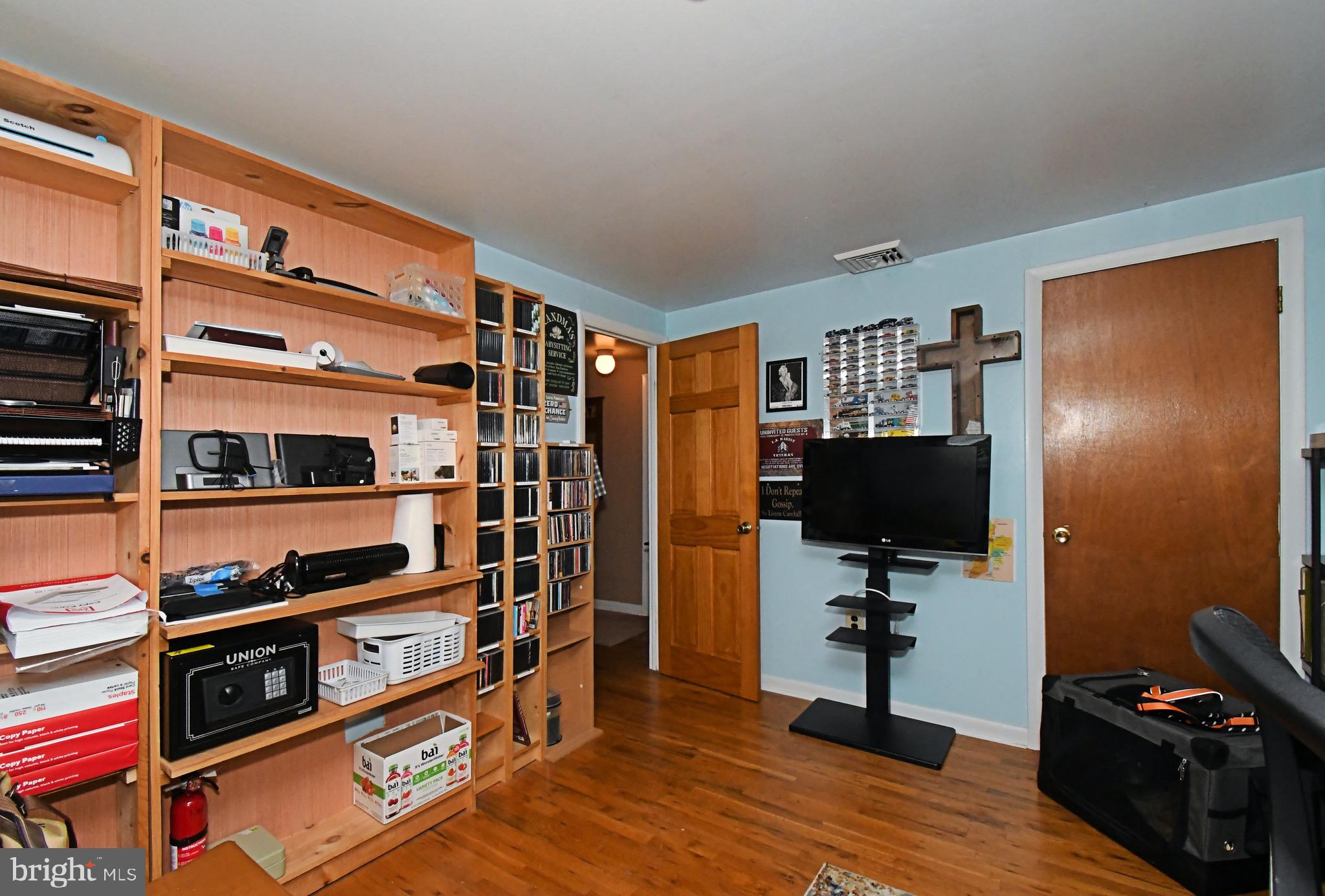 261 Valley Road Warminster, PA 18974 - Photo 33 of 51
