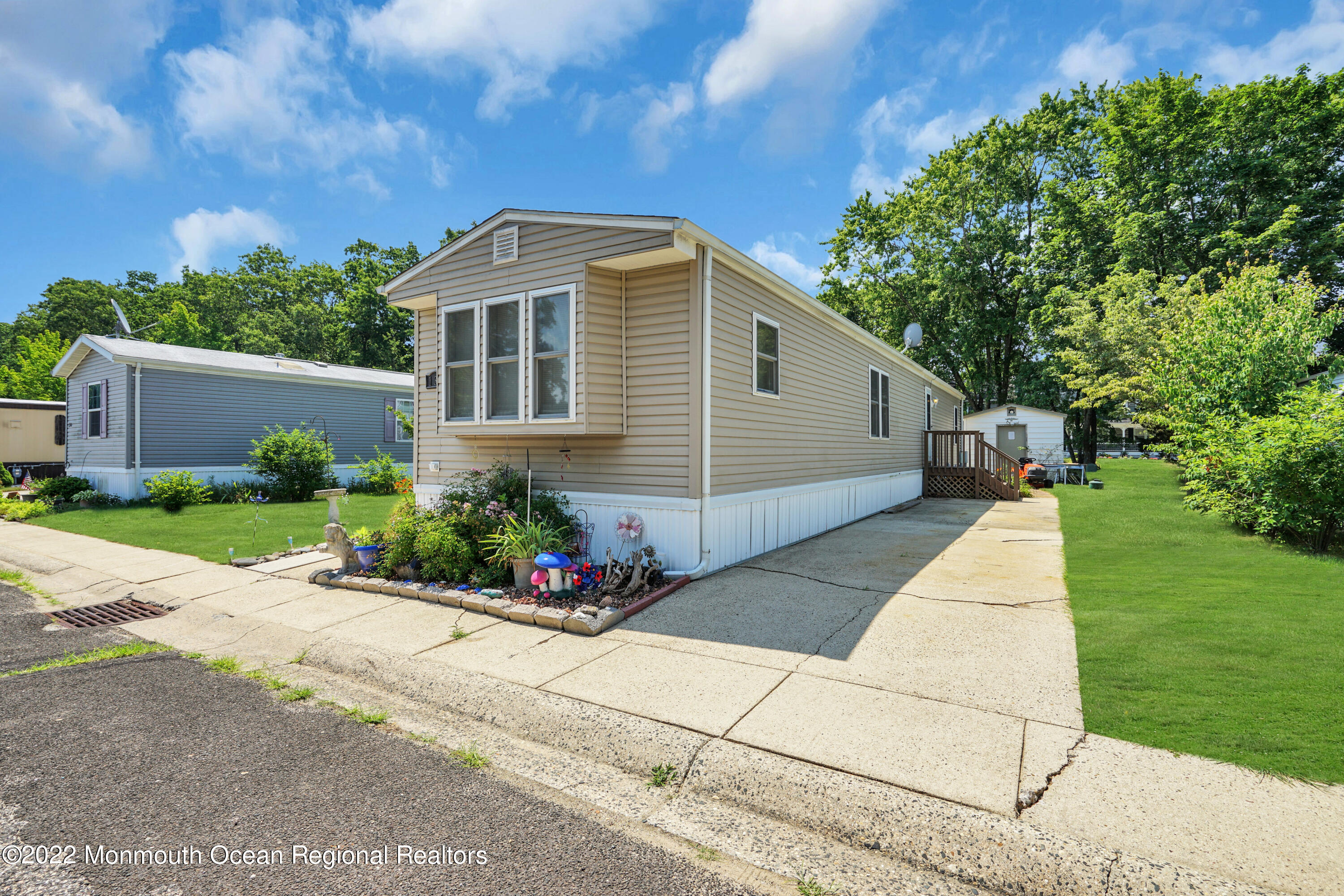 132 Douglas Drive Jackson, NJ 08527 - Photo 4 of 33 009_dsc00233-1