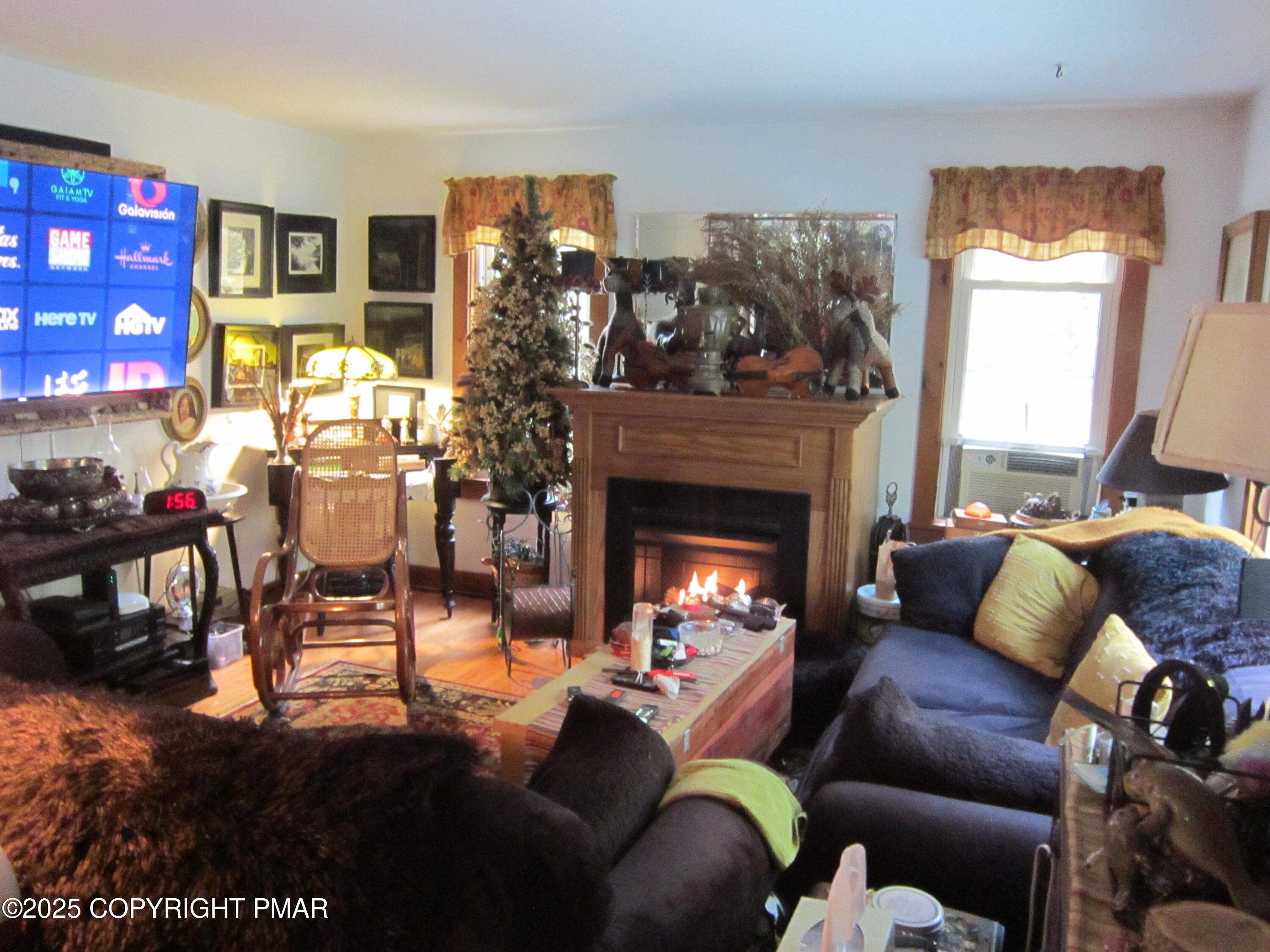 642 Tulip Tree Lane Cresco, PA 18326 - Photo 17 of 47 LIV RM 1