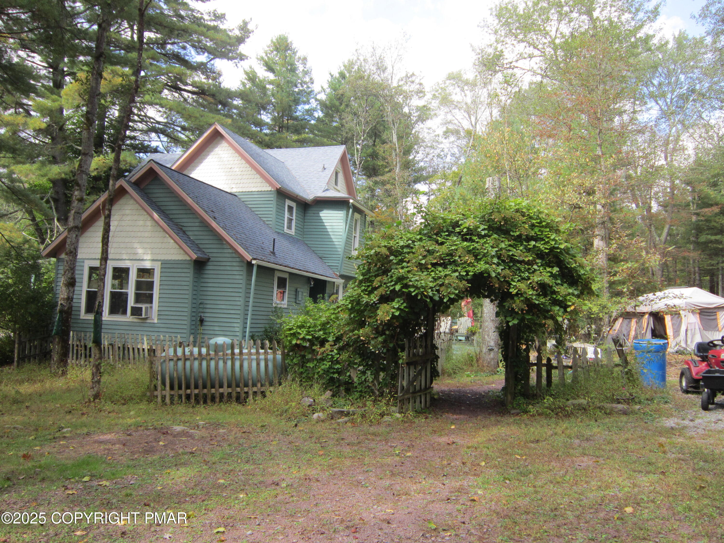 642 Tulip Tree Lane Cresco, PA 18326 - Photo 2 of 40 ENTRY