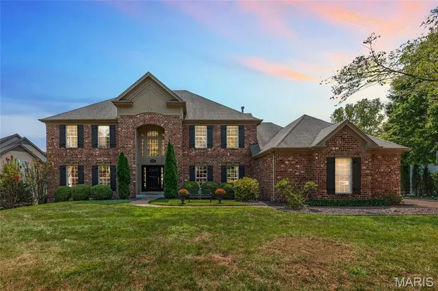 $915,000 | 17412 Windridge Estate Court, Chesterfield, MO 63005