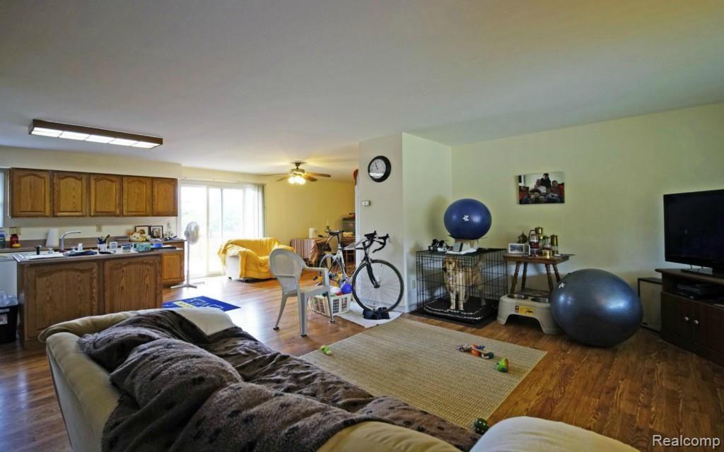 1320 Peavy Road Howell, MI 48843 - Photo 5 of 19