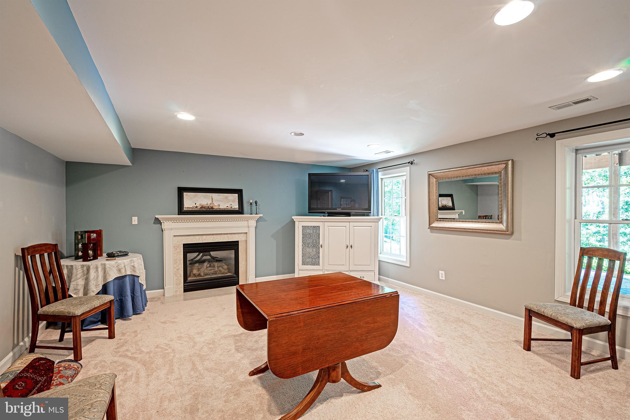 47333 Middle Bluff Place Sterling, VA 20165 - Photo 35 of 43