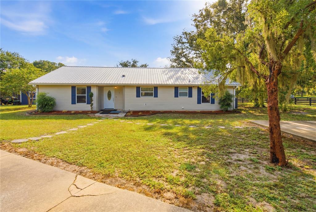 16723 Southeast 173rd Terrace Road Weirsdale, FL 32195 - Photo 1 of 43