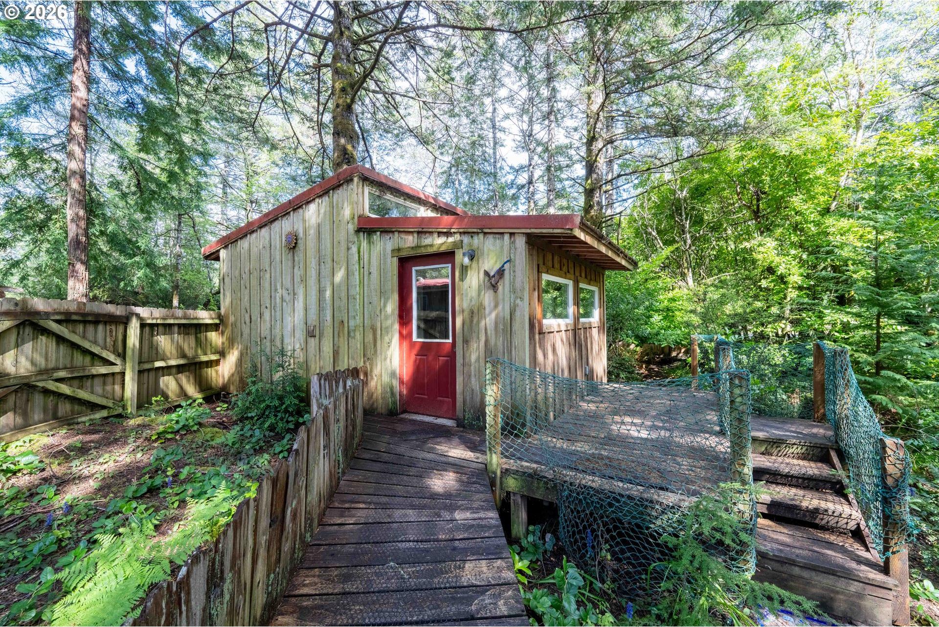 54378 Rosa Road Bandon, OR 97411 - Photo 32 of 34 Studio