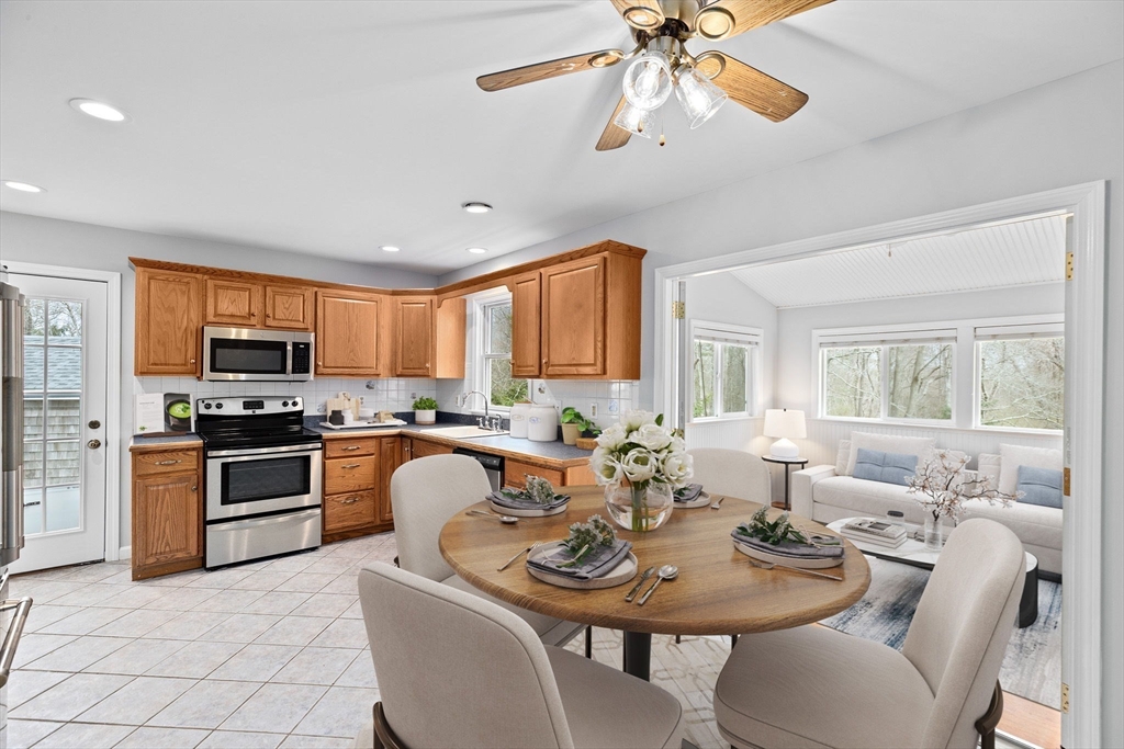 142 Old Oaken Bucket Road Scituate, MA 02066 - Photo 5 of 27 Gallery Image 5