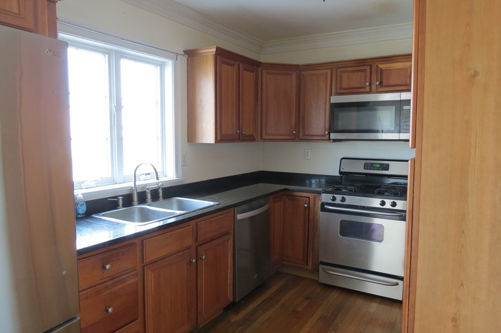 11 Railroad Avenue, Unit B5 Salisbury, MA 01952 - Photo 5 of 24