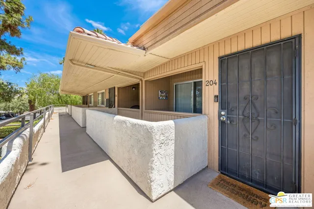 $1,750 | 575 North Villa Court, Unit 204, Palm Springs, CA 92262