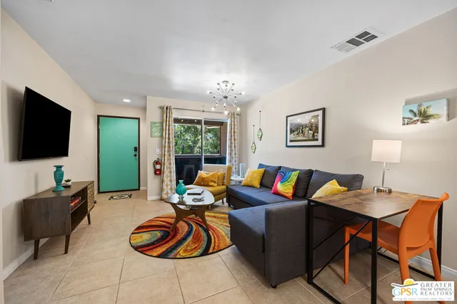 $1,750 | 575 North Villa Court, Unit 204, Palm Springs, CA 92262
