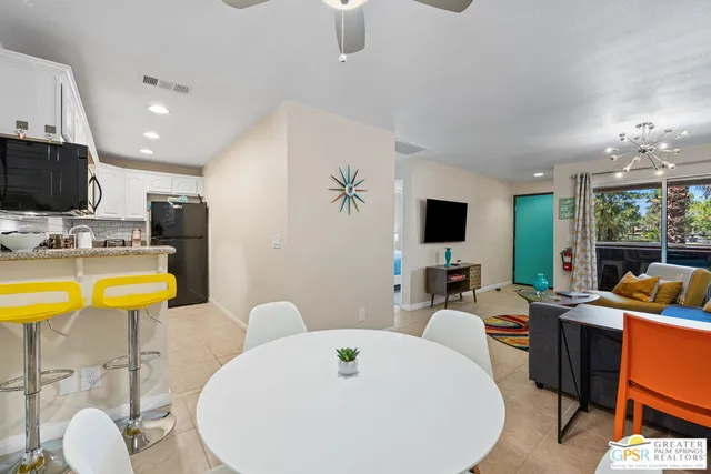 $1,750 | 575 North Villa Court, Unit 204, Palm Springs, CA 92262