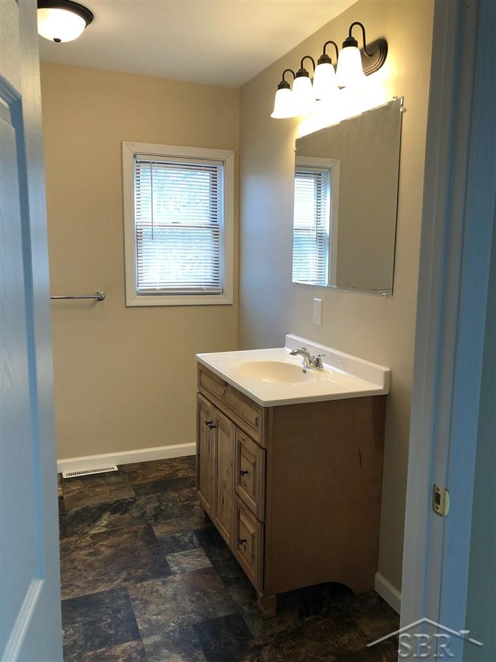 12185 West Freeland Road Freeland, MI 48623 - Photo 17 of 25 50007863-16.JPG