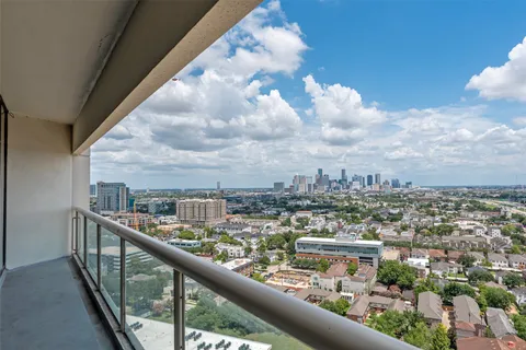 $408,400 | 1701 Hermann Drive, Unit 24A, Houston, TX 77004