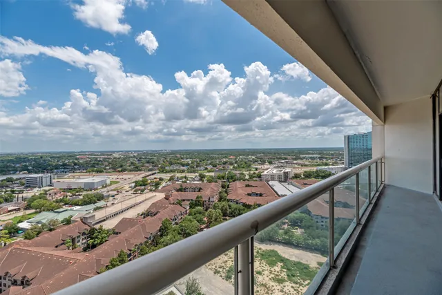 $408,400 | 1701 Hermann Drive, Unit 24A, Houston, TX 77004