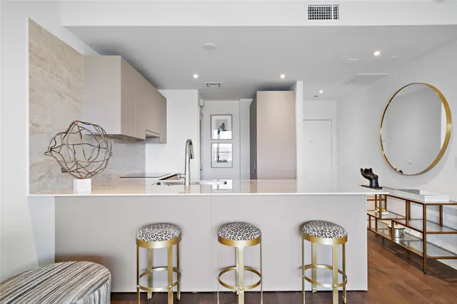 $408,400 | 1701 Hermann Drive, Unit 24A, Houston, TX 77004