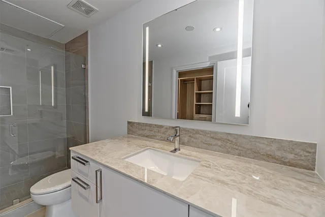 $408,400 | 1701 Hermann Drive, Unit 24A, Houston, TX 77004