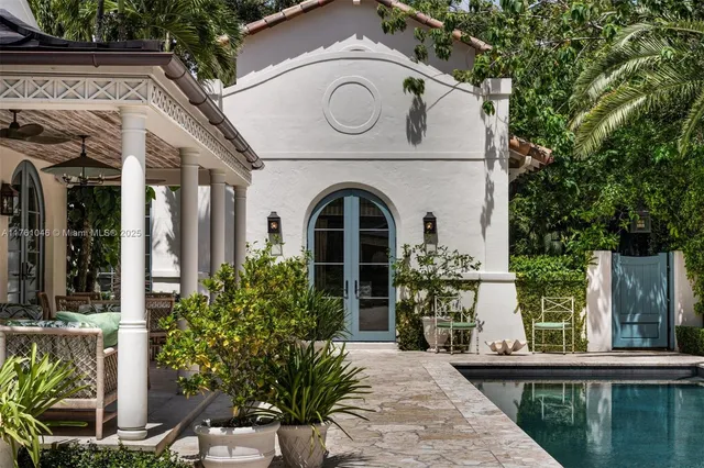 a view of a back yard of the house