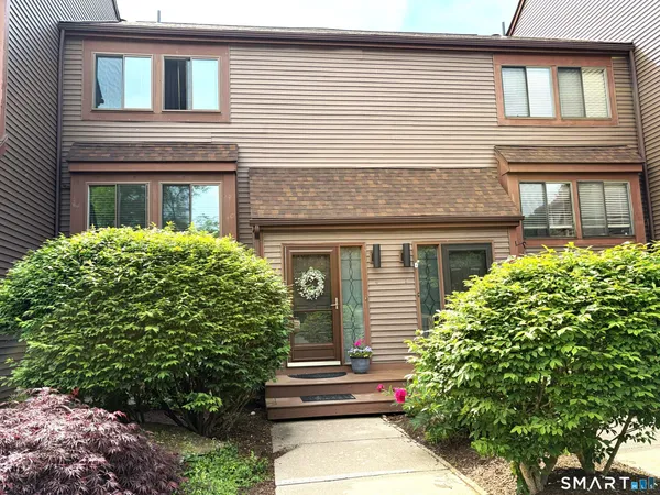 $324,900 | 4 Wickham's Fancy, Unit 4, Canton, CT 06019