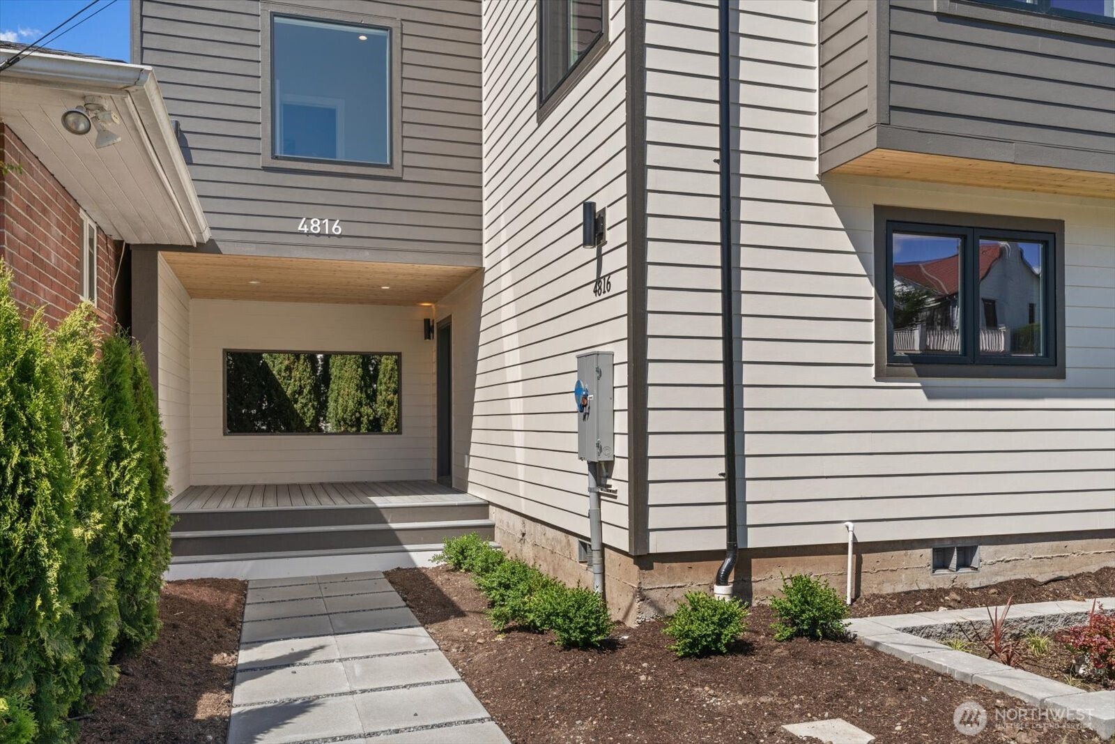 4816 Southwest Findlay Street Seattle, WA 98136 - Photo 5 of 40