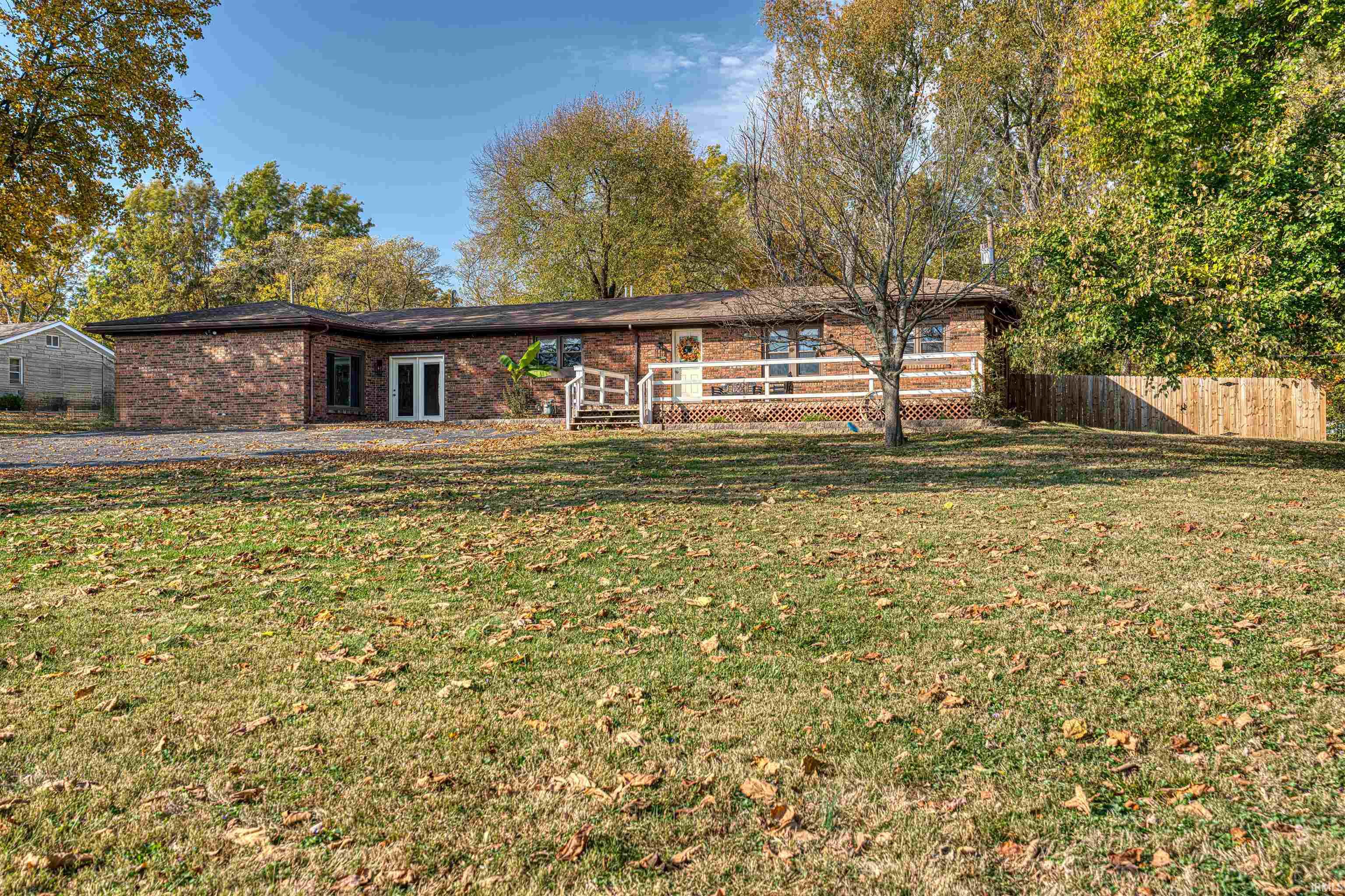 4555 West Martin Road Newburgh, IN 47630 - Photo 1 of 29 Gallery Image 1