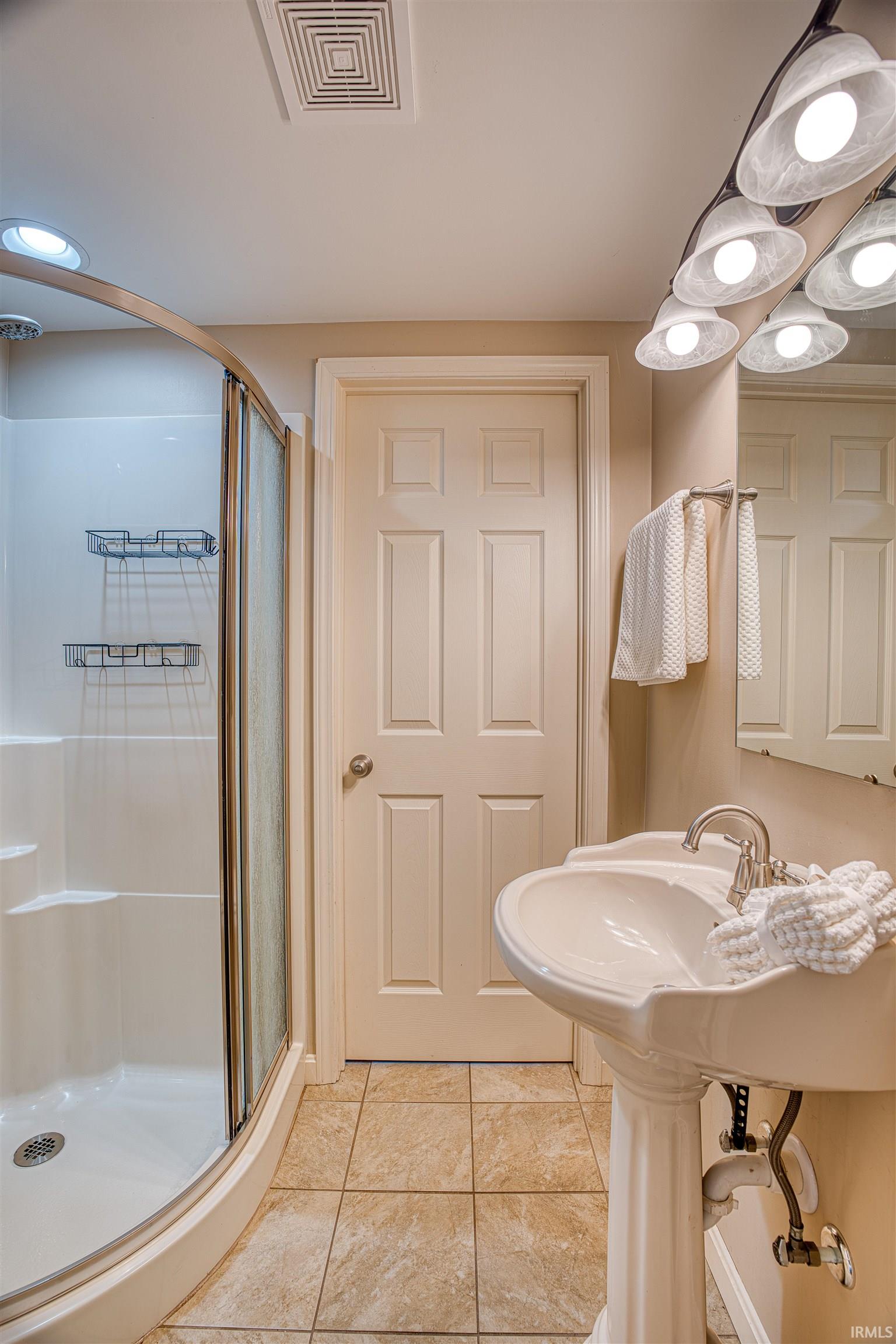 4555 West Martin Road Newburgh, IN 47630 - Photo 22 of 29 Gallery Image 22