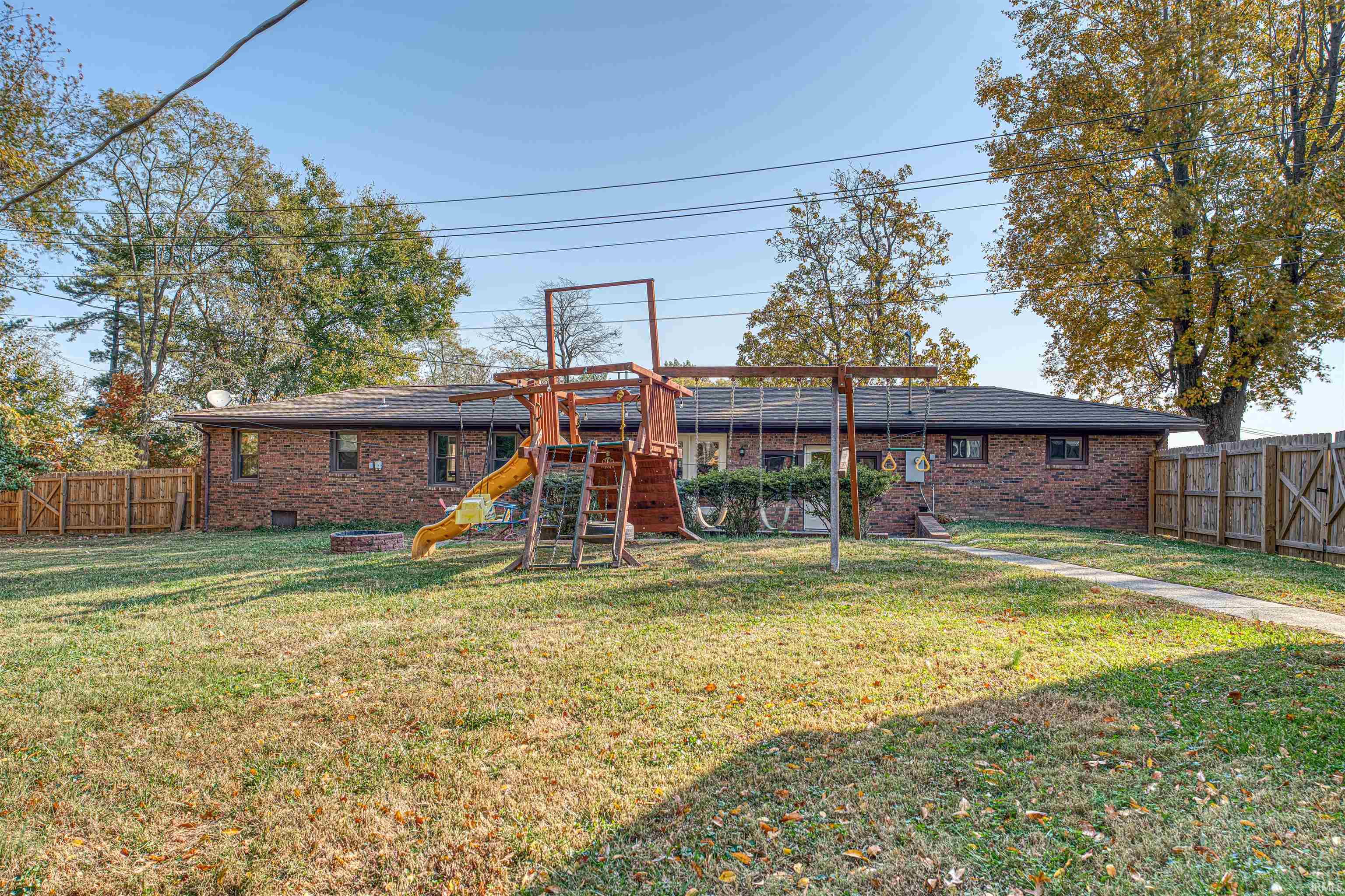 4555 West Martin Road Newburgh, IN 47630 - Photo 6 of 29 Gallery Image 6
