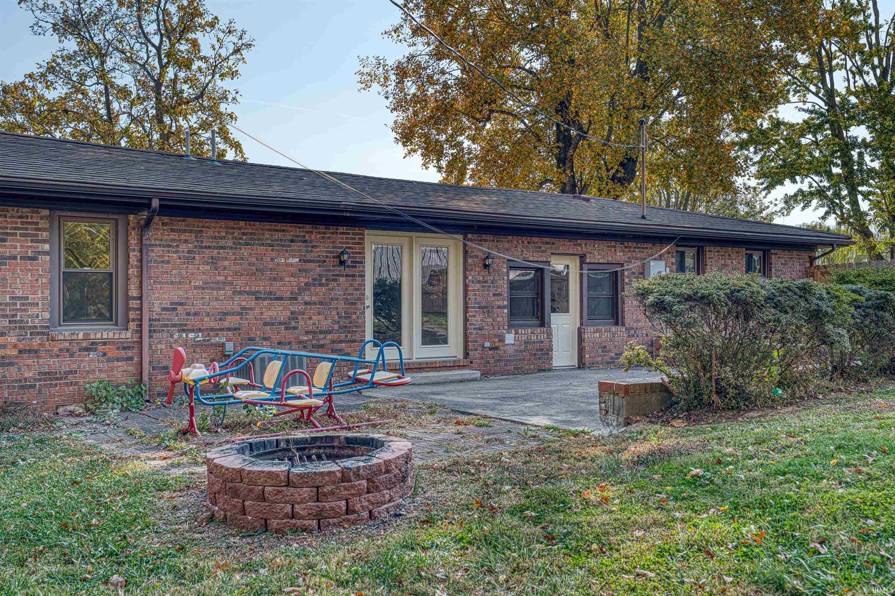 4555 West Martin Road Newburgh, IN 47630 - Photo 7 of 29 Gallery Image 7