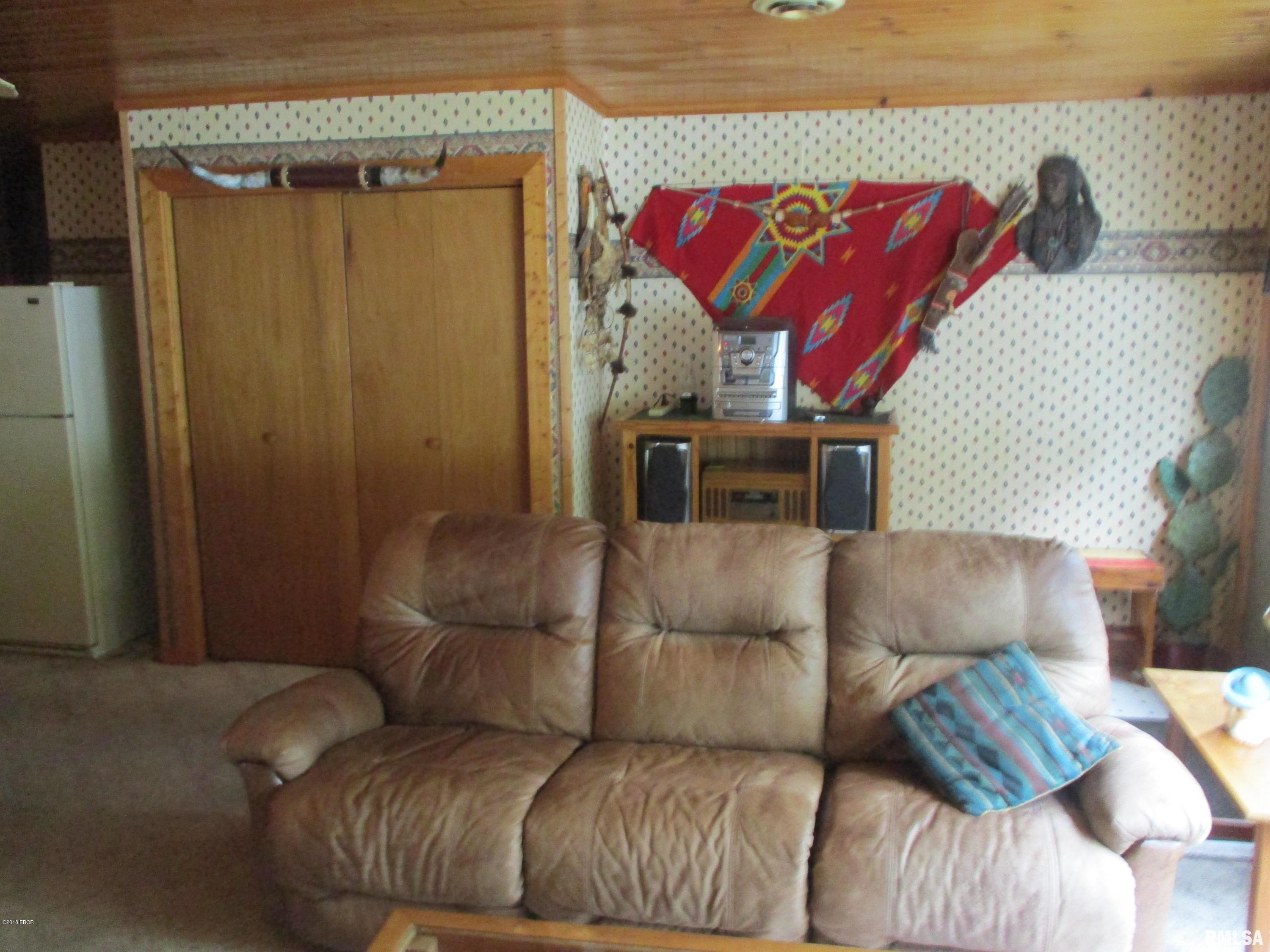 12524 South Park Road Benton, IL 62812 - Photo 8 of 42 Gallery Image 8
