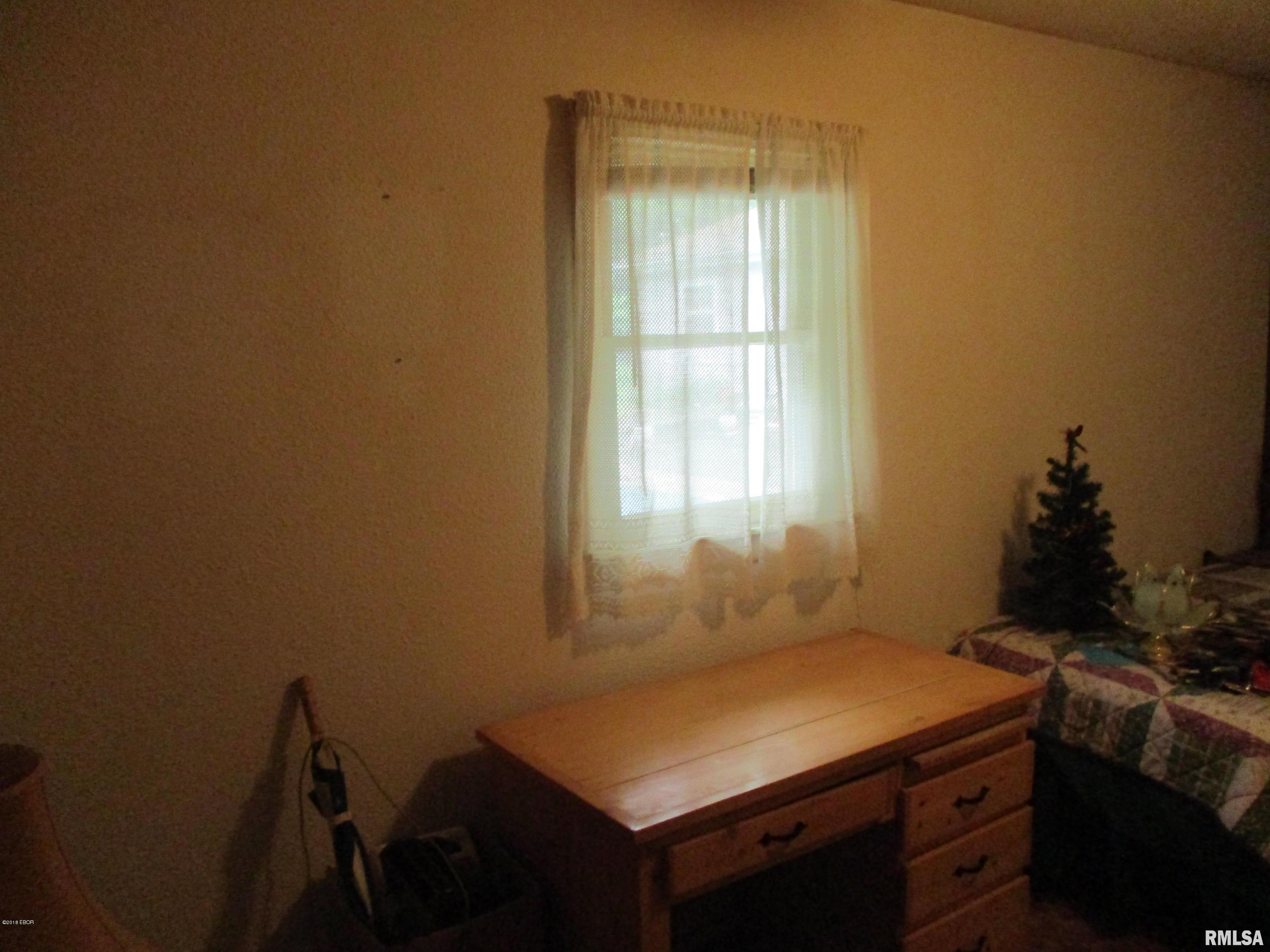 12524 South Park Road Benton, IL 62812 - Photo 10 of 42 Gallery Image 10