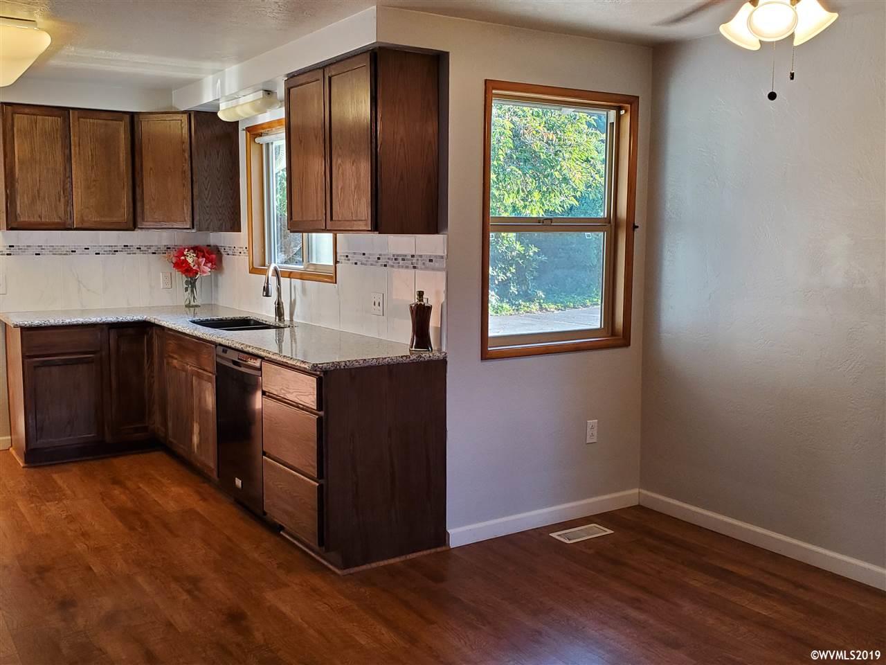 175 Southeast Fir Villa Road Dallas, OR 97338 - Photo 8 of 31 Gallery Image 8