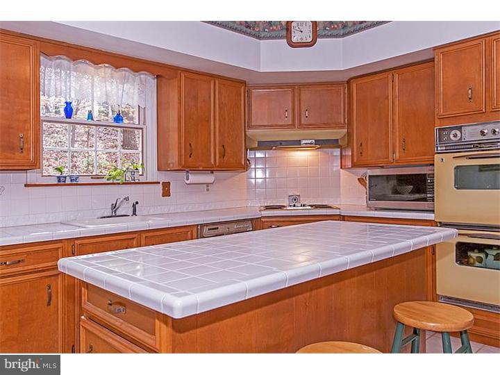 739 Country Club Road Phoenixville, PA 19460 - Photo 10 of 25 Kitchen