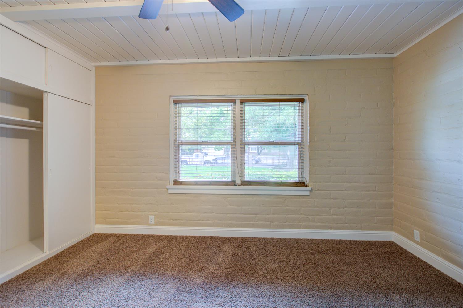 1739 First Street Atwater, CA 95301 - Photo 40 of 58 an empty room with a window