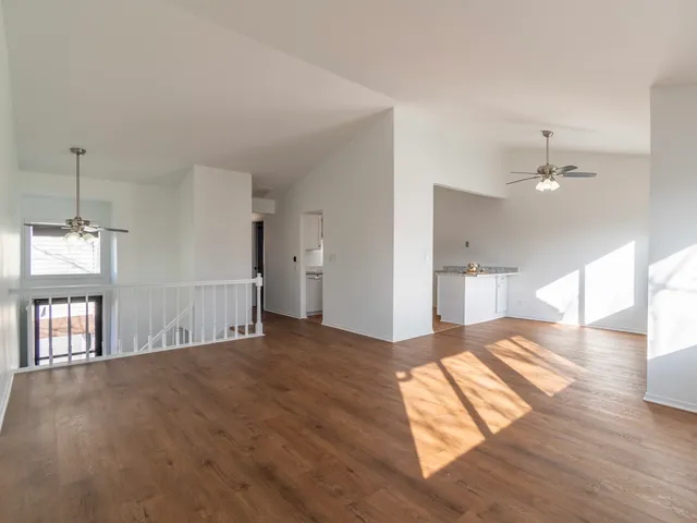 $324,000 | 1379 Ct Marguerite, Hanover Park, IL 60133