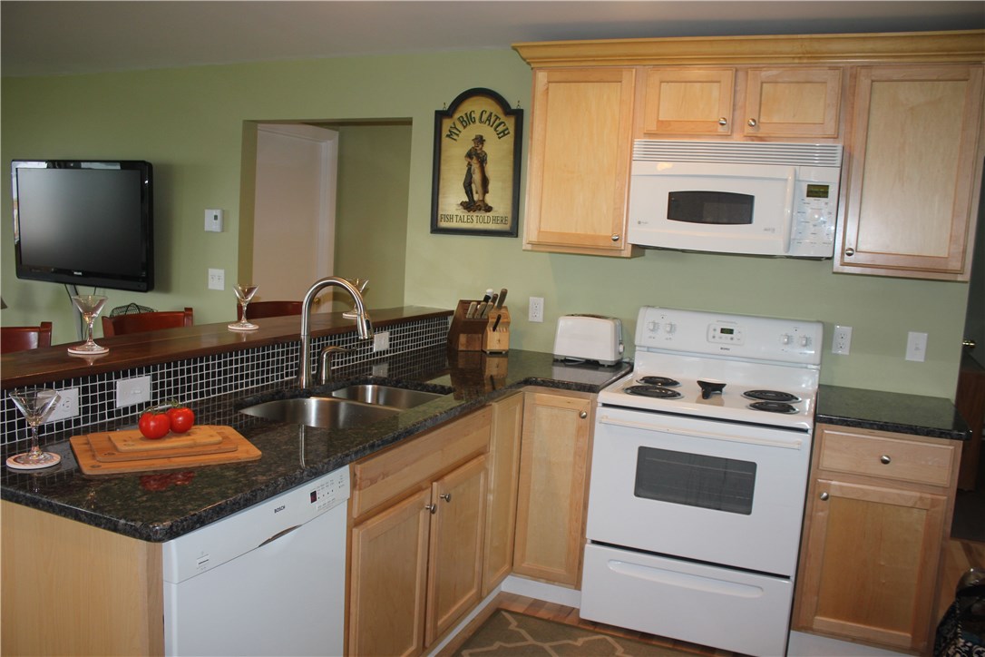 46 Conanicut Road Narragansett, RI 02882 - Photo 10 of 36