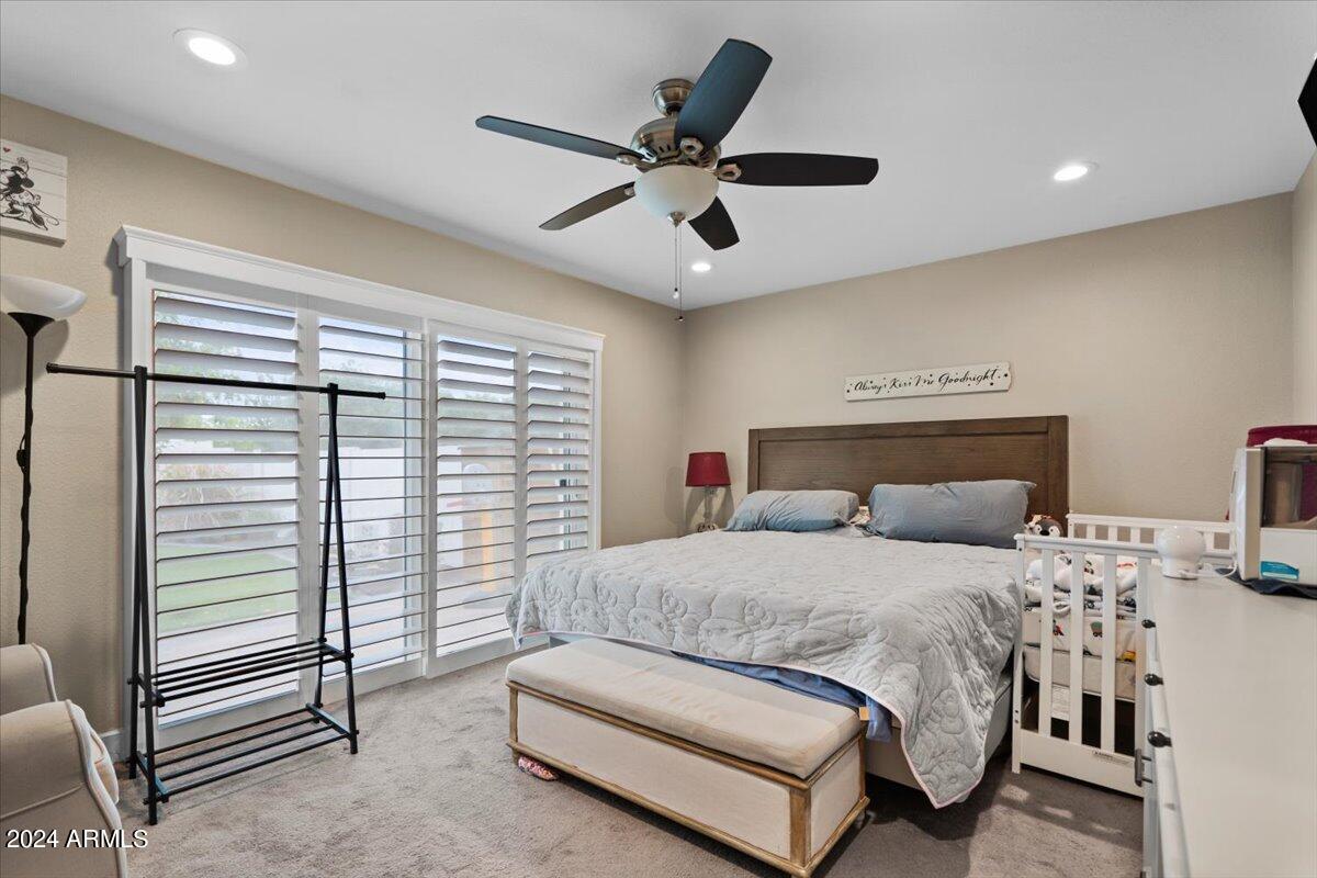 635 East Piping Rock Road Phoenix, AZ 85022 - Photo 15 of 26 Primary bedroom