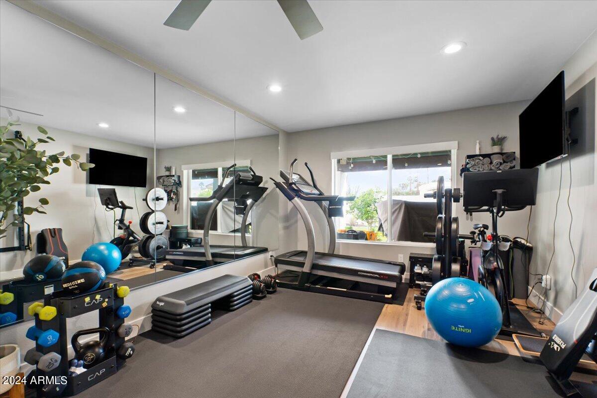 635 East Piping Rock Road Phoenix, AZ 85022 - Photo 22 of 26 Gym