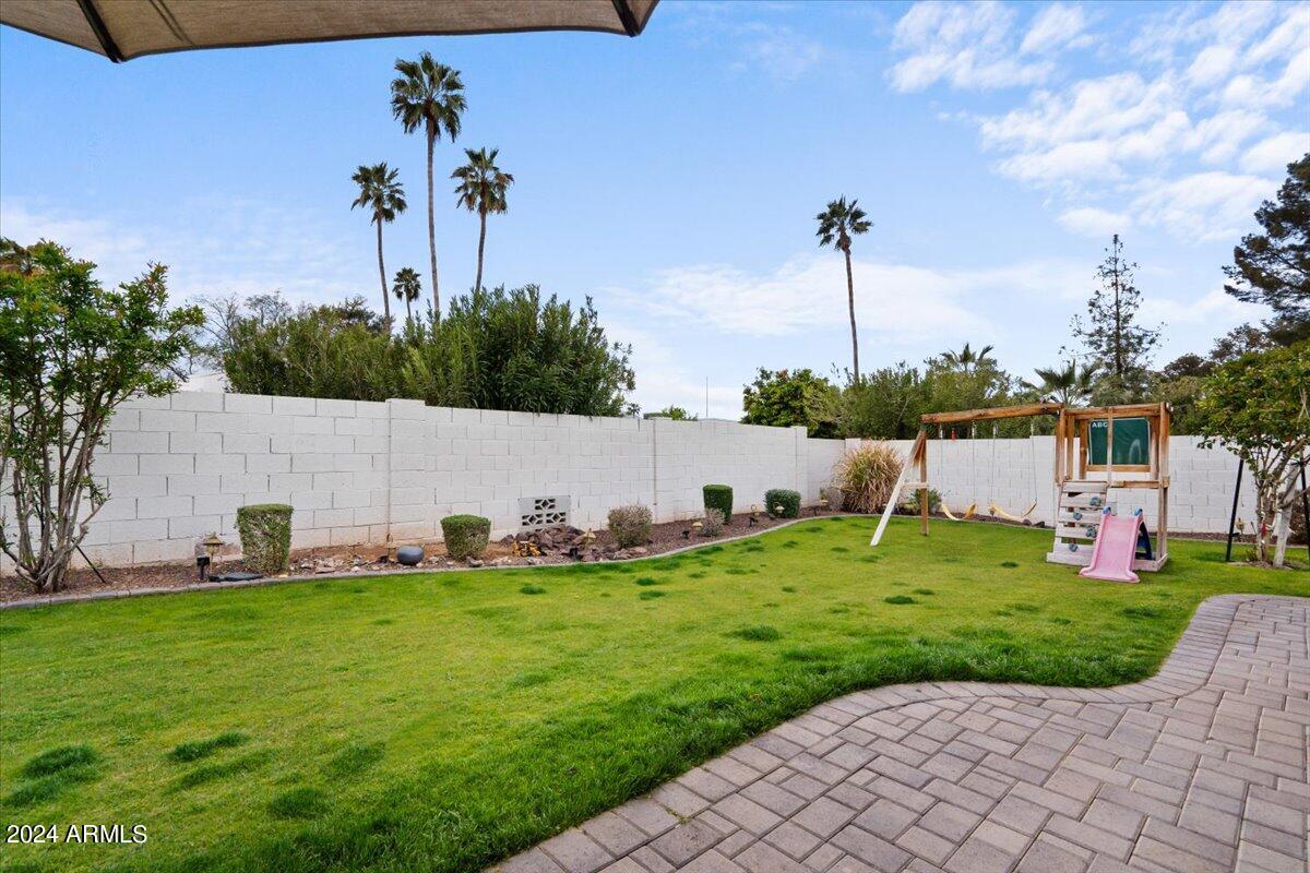 635 East Piping Rock Road Phoenix, AZ 85022 - Photo 23 of 26 Back yard