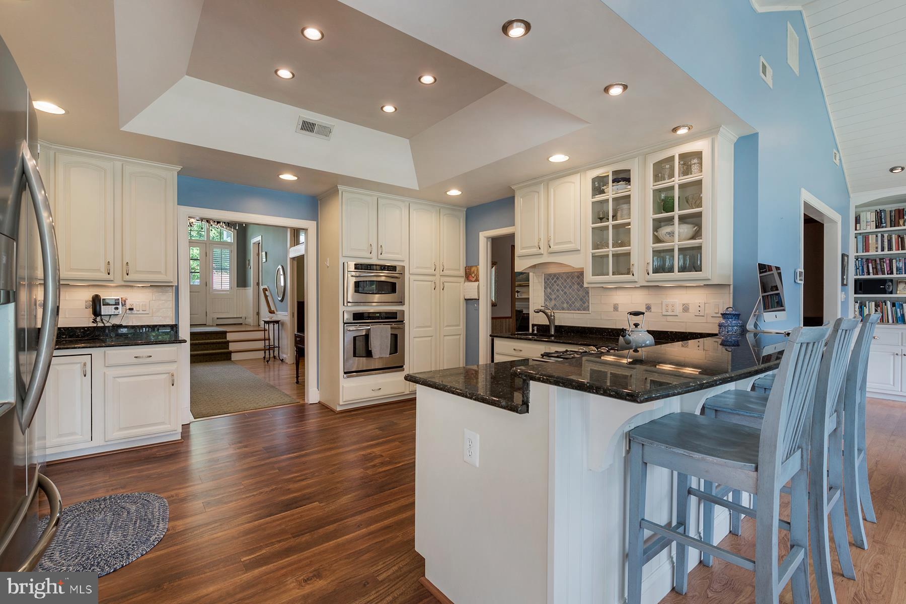 252 Providence Road Annapolis, MD 21409 - Photo 15 of 63 Breakfast bar