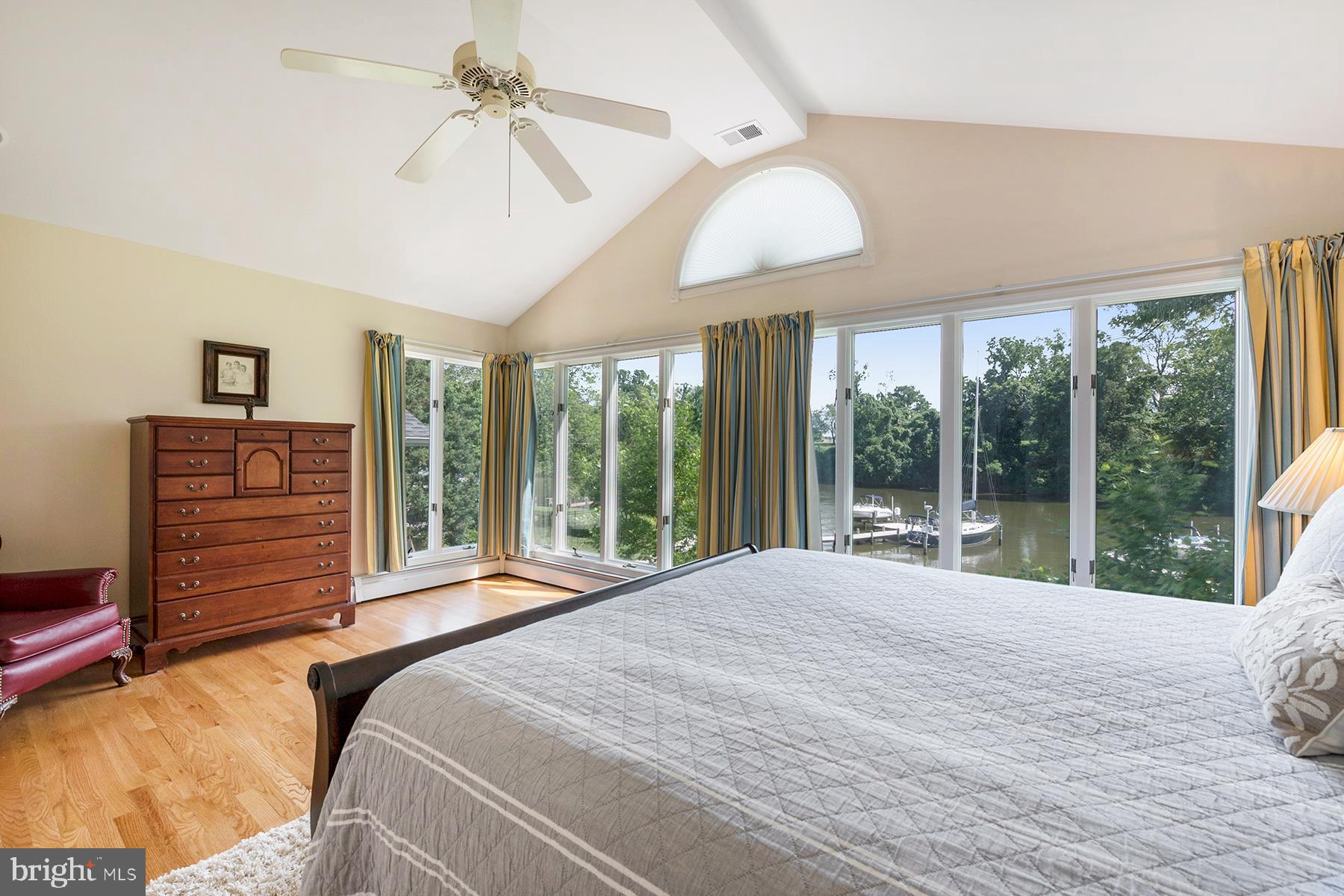 252 Providence Road Annapolis, MD 21409 - Photo 24 of 63 Vaulted ceiling in the owners bedroom