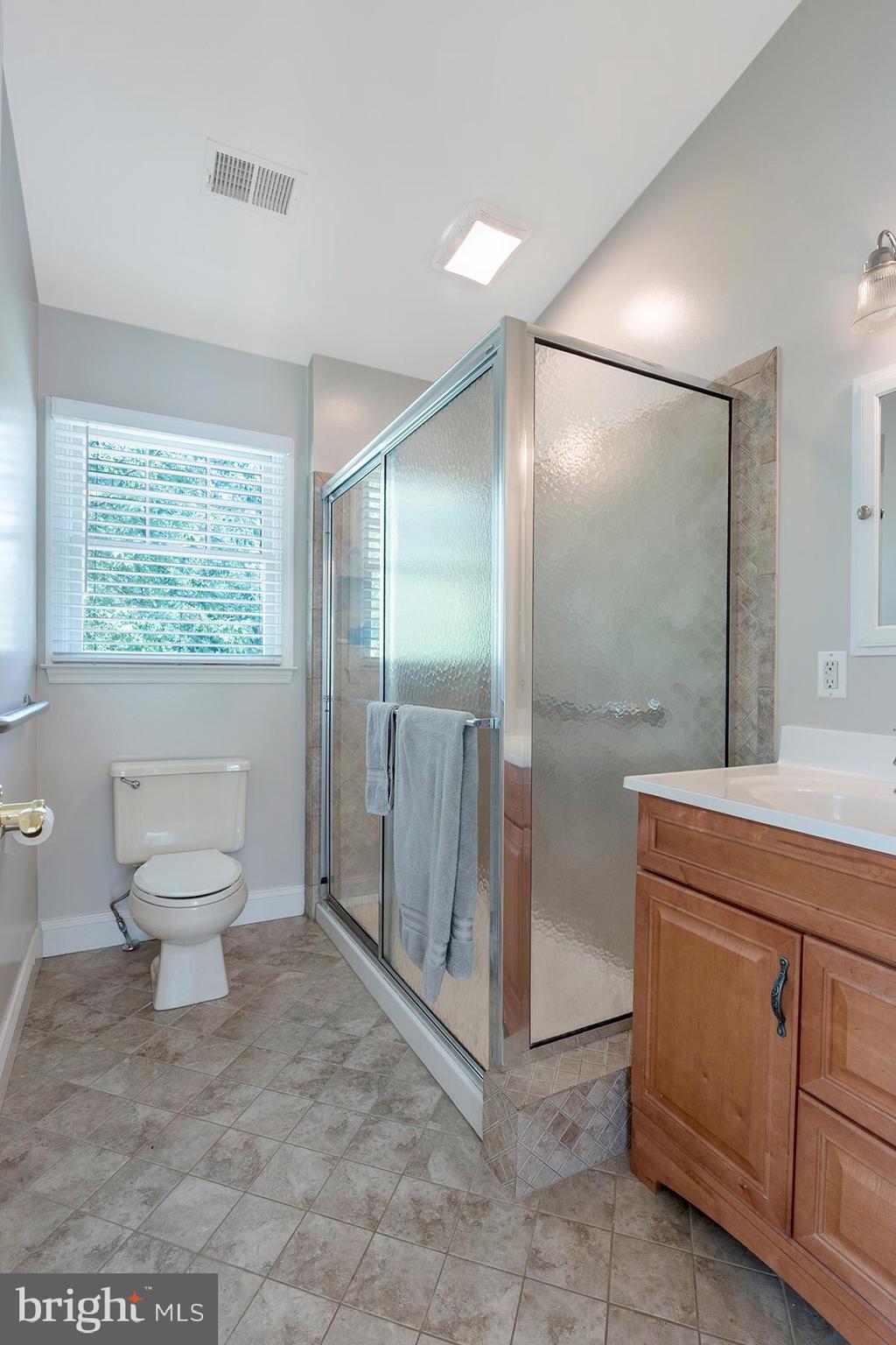 252 Providence Road Annapolis, MD 21409 - Photo 40 of 63 In-law apartment bathroom