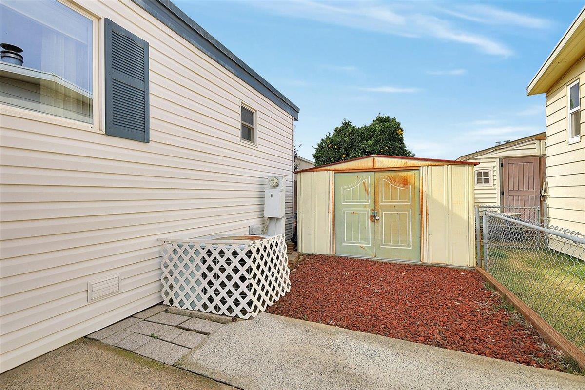 1155 Pease Road, Unit 511 Yuba City, CA 95991 - Photo 35 of 35 a view of a house with a door