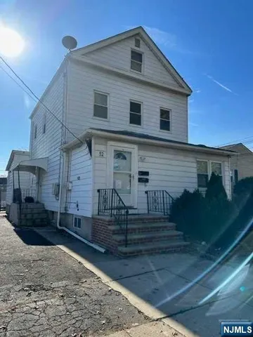 $1,950 | 52 14th Avenue, Unit 2, Elmwood Park, NJ 07407