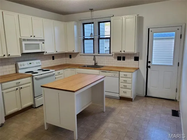 $1,800 | 3256 Domain Street, St. Charles, MO 63301