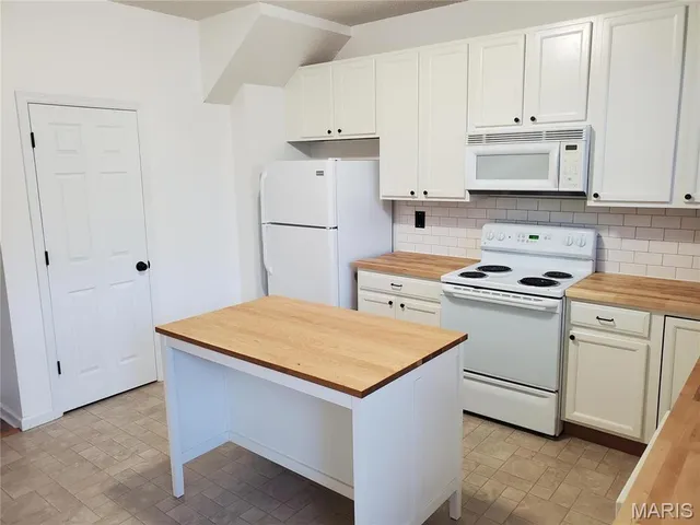 $1,800 | 3256 Domain Street, St. Charles, MO 63301