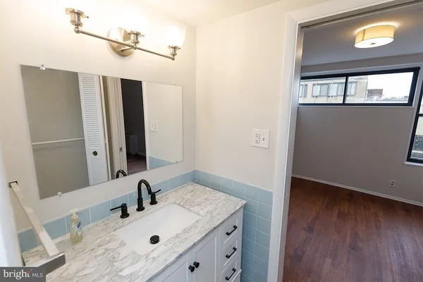 $2,100 | 1420 N Street Northwest, Unit 907, Washington, DC 20005