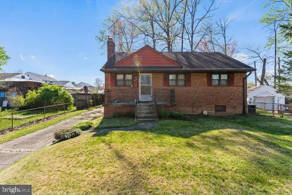 $695,000 | 3614 Crest Drive, Annandale, VA 22003