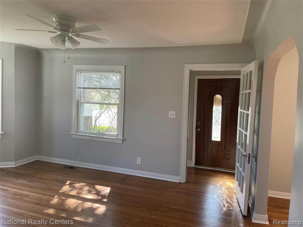 1510 Henry Ruff Road Garden City, MI 48135 - Photo 2 of 23
