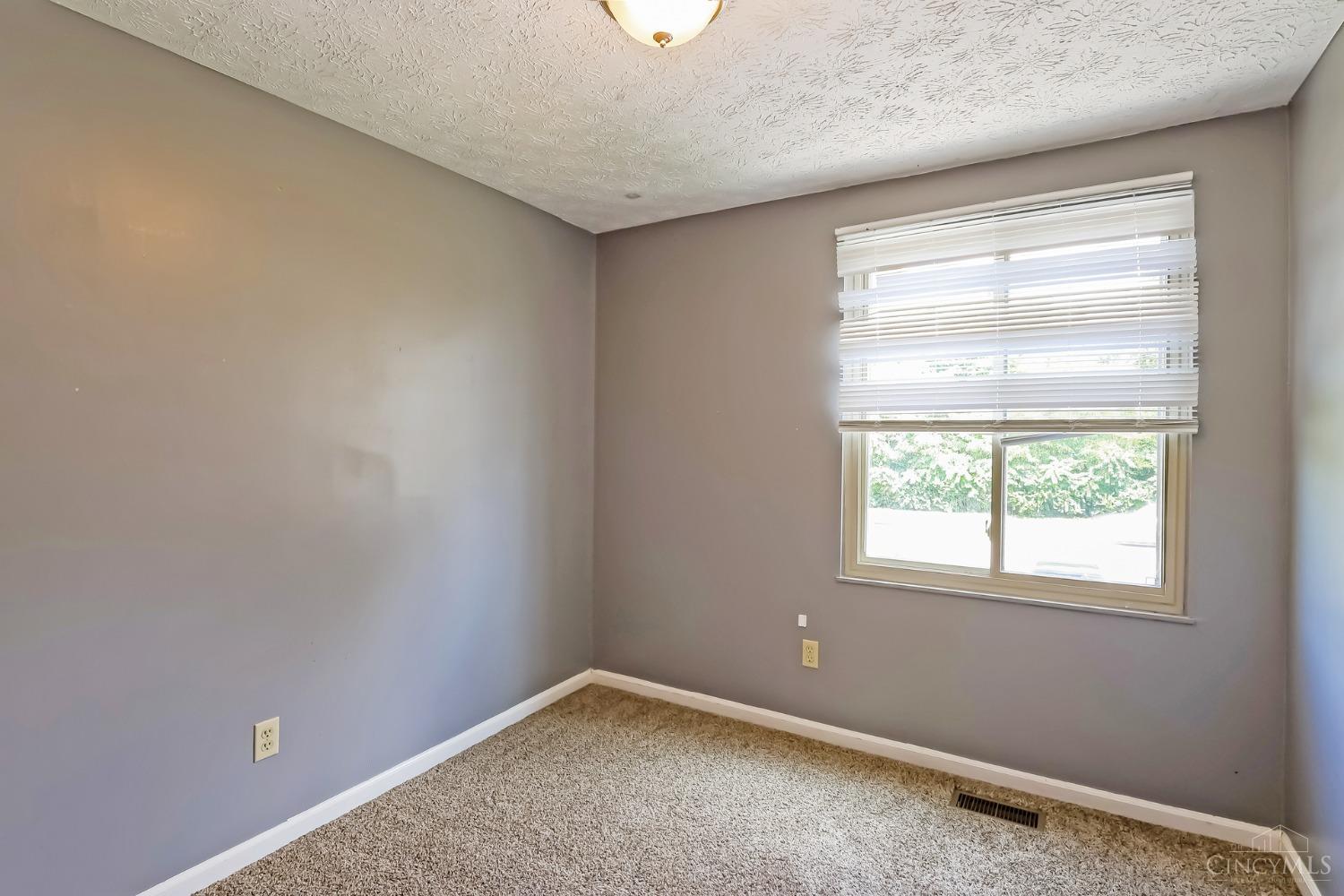 1267 West Kemper Road Forest Park, OH 45240 - Photo 13 of 20